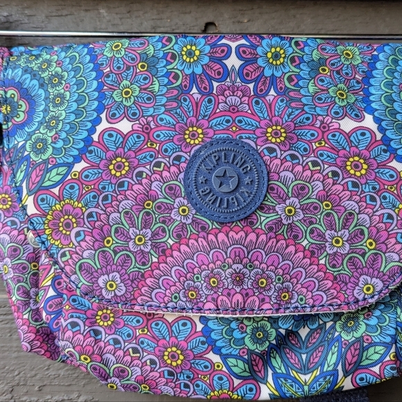 Kipling Colorful Kaleidoscope Cross Body Fanny Pack Waist Belt - Picture 2 of 10